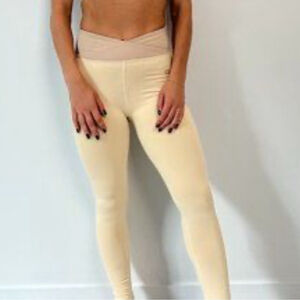 Bo+Tee batch a beige leggings activewear size medium regular NWT